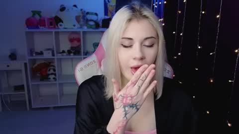 Snapshot of candyhannah chatting on 14, 11, 2025 You can call me HH online show from 14, 11, 2025