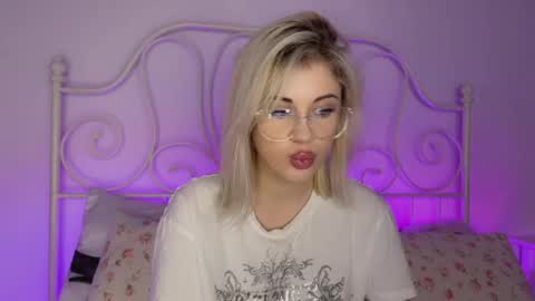 Snapshot of candyhannah chatting on 28, 11, 2025 You can call me HH online show from 28, 11, 2025