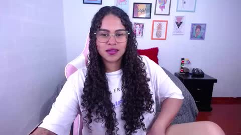 Snapshot of candyhot_sex chatting on 13, 12, 2025 Karen online show from 13, 12, 2025