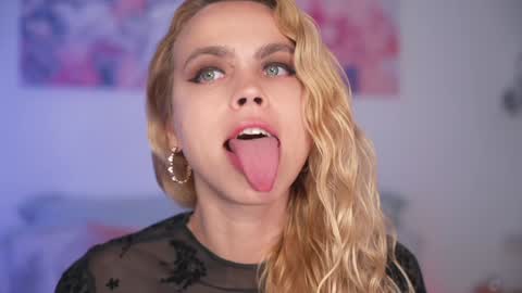 FANSLY  -    online show from 8, 3, 2025