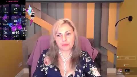 Snapshot of candylons chatting on 27, 10, 2025 CandyLons online show from 27, 10, 2025