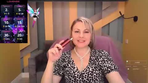 Snapshot of candylons chatting on 3, 11, 2025 CandyLons online show from 3, 11, 2025