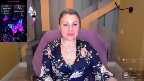 Snapshot of candylons chatting on 4, 11, 2025 CandyLons online show from 4, 11, 2025