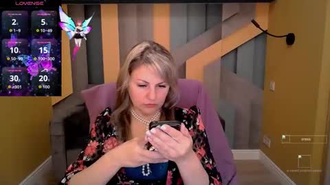 Snapshot of candylons chatting on 24, 11, 2025 CandyLons online show from 24, 11, 2025