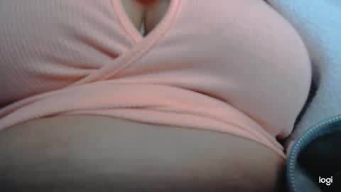Snapshot of candymilfff chatting on 17, 12, 2024 candymilfff online show from 17, 12, 2024