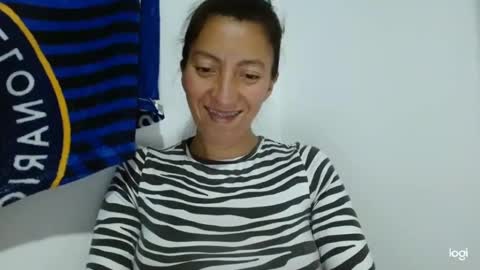 Snapshot of candymilfff chatting on 10, 9, 2025 candymilfff online show from 10, 9, 2025