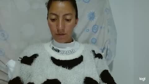 Snapshot of candymilfff chatting on 22, 9, 2025 candymilfff online show from 22, 9, 2025