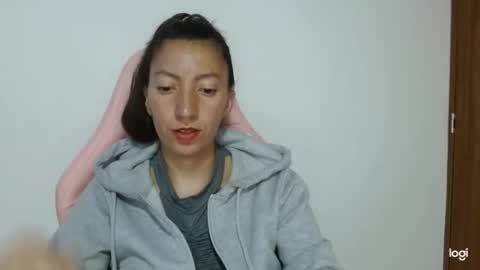 Snapshot of candymilfff chatting on 1, 11, 2025 candymilfff online show from 1, 11, 2025