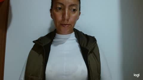 Snapshot of candymilfff chatting on 22, 11, 2025 candymilfff online show from 22, 11, 2025