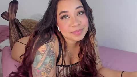 Snapshot of candyr0se_ chatting on 28, 9, 2025 candyr0se_ online show from 28, 9, 2025
