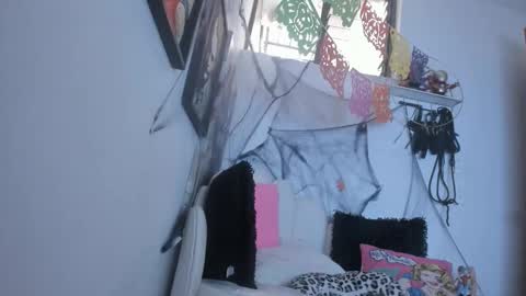 Snapshot of candytyler_ chatting on 12, 10, 2025 candytyler_ online show from 12, 10, 2025