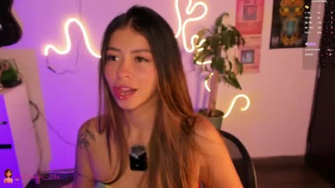 Snapshot of candyxpeach chatting on 17, 5, 2026 Camilla online show from 17, 5, 2026