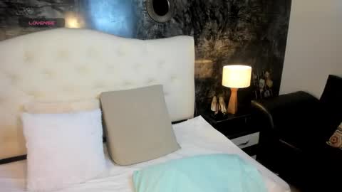 Snapshot of candyy_rain chatting on 2, 12, 2025 Allison online show from 2, 12, 2025