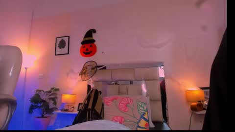 Snapshot of candyygirl_1 chatting on 3, 11, 2025 Candy online show from 3, 11, 2025