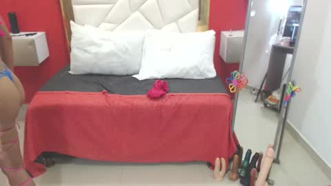 Snapshot of canella_hotx chatting on 4, 10, 2025 Canela online show from 4, 10, 2025