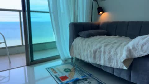 Caroline online show from 29, 9, 2025