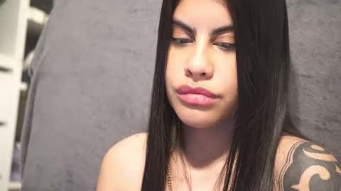 Snapshot of capriciousqueen chatting on 19, 12, 2025 Miyah online show from 19, 12, 2025