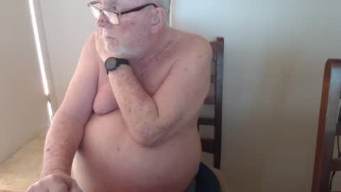 Snapshot of capt5105 chatting on 17, 2, 2025 capt5105 online show from 17, 2, 2025