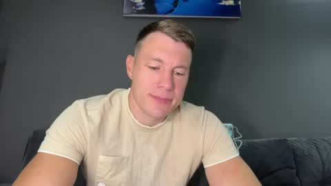 Snapshot of capt_oliver chatting on 17, 6, 2026 follow my twitter online show from 17, 6, 2026