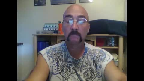 Snapshot of captaineros chatting on 12, 10, 2025 Captain Eros online show from 12, 10, 2025