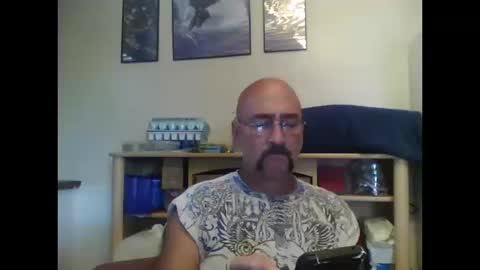 Snapshot of captaineros chatting on 15, 10, 2025 Captain Eros online show from 15, 10, 2025