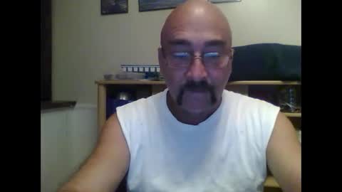 Snapshot of captaineros chatting on 18, 10, 2025 Captain Eros online show from 18, 10, 2025