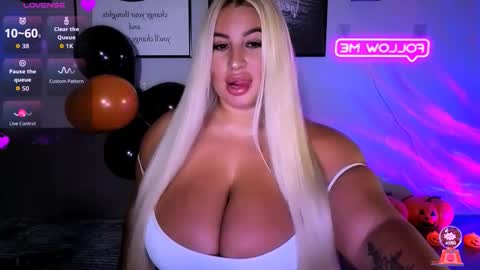 Snapshot of cara__harris chatting on 29, 10, 2025 . . online show from 29, 10, 2025