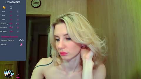 Snapshot of caramel_pie_ chatting on 24, 2, 2025 caramel online show from 24, 2, 2025