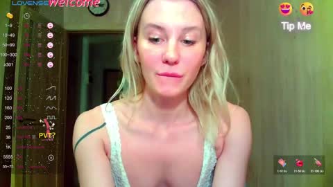 Snapshot of caramel_pie_ chatting on 9, 6, 2026 caramel online show from 9, 6, 2026