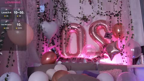 Snapshot of caramelangels chatting on 1, 12, 2025 Viola Marika and Visma online show from 1, 12, 2025