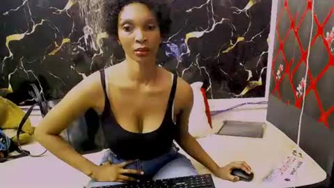 caramelminxx_ online show from 22, 6, 2026