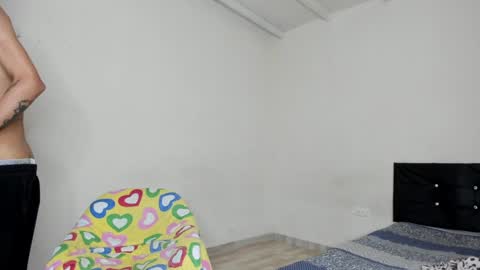 Carlos and Cristian  online show from 4, 2, 2025