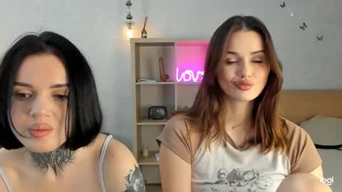 caressyourself online show from 29, 12, 2024