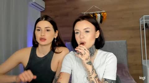 Snapshot of caressyourself chatting on 2, 2, 2025 caressyourself online show from 2, 2, 2025