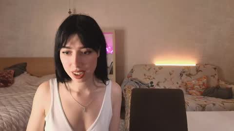 Snapshot of caressyourself chatting on 25, 10, 2025 caressyourself online show from 25, 10, 2025