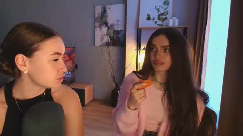 Snapshot of caressyourself chatting on 27, 11, 2025 caressyourself online show from 27, 11, 2025