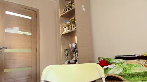 Snapshot of carin_the_body chatting on 24, 2, 2025 Laz online show from 24, 2, 2025