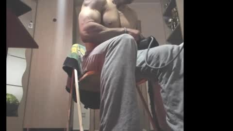 Snapshot of carin_the_body chatting on 16, 10, 2025 Laz online show from 16, 10, 2025