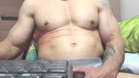 Snapshot of carin_the_body chatting on 22, 10, 2025 Laz online show from 22, 10, 2025