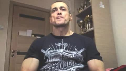 Snapshot of carin_the_body chatting on 29, 10, 2025 Laz online show from 29, 10, 2025