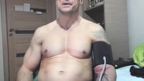 Snapshot of carin_the_body chatting on 5, 11, 2025 Laz online show from 5, 11, 2025