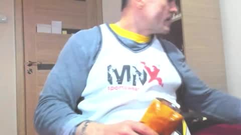 Snapshot of carin_the_body chatting on 17, 11, 2025 Laz online show from 17, 11, 2025