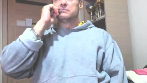 Snapshot of carin_the_body chatting on 19, 11, 2025 Laz online show from 19, 11, 2025