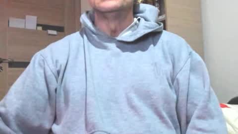 Snapshot of carin_the_body chatting on 23, 11, 2025 Laz online show from 23, 11, 2025