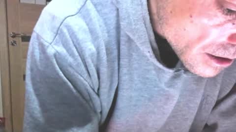 Snapshot of carin_the_body chatting on 26, 11, 2025 Laz online show from 26, 11, 2025