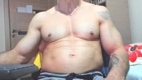 Snapshot of carin_the_body chatting on 29, 11, 2025 Laz online show from 29, 11, 2025