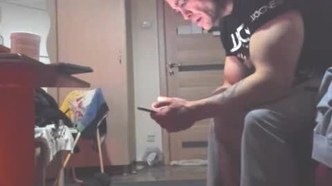 Snapshot of carin_the_body chatting on 14, 12, 2025 Laz online show from 14, 12, 2025