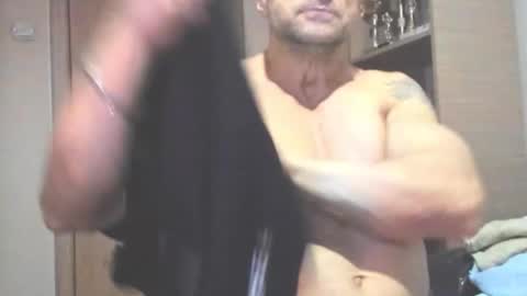 Snapshot of carin_the_body chatting on 15, 12, 2025 Laz online show from 15, 12, 2025