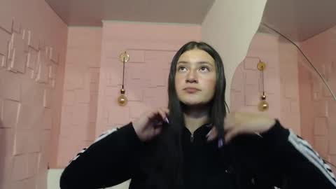 Snapshot of caritoluna_ chatting on 15, 11, 2025 Carito online show from 15, 11, 2025