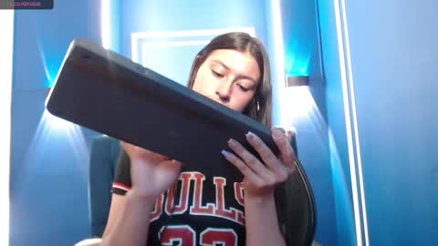 Snapshot of caritoluna_ chatting on 22, 11, 2025 Carito online show from 22, 11, 2025